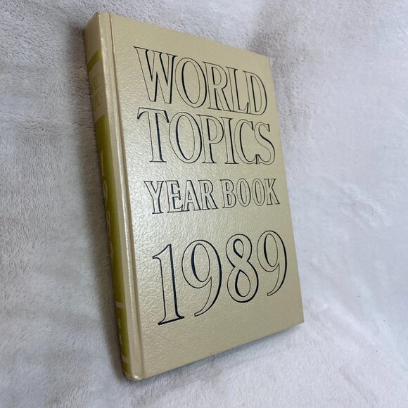 1989 WORLD TOPICS YEARBOOK Hardcover Book by THE UNITED EDUCATORS Inc. - Picture 2 of 10